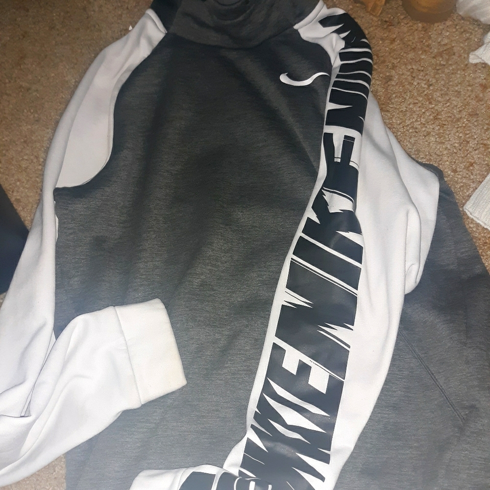 Nike sweatshirt size m